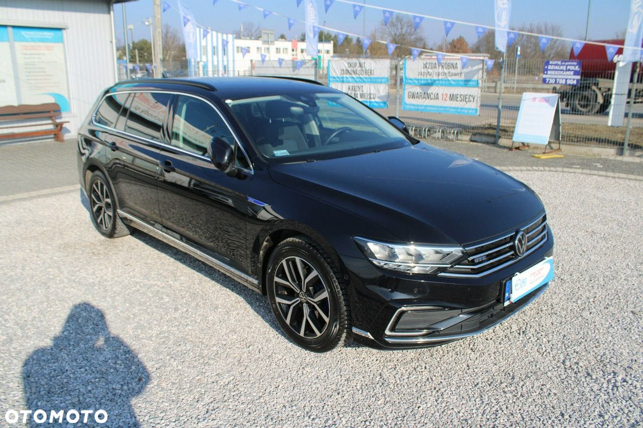 Volkswagen Passat - 4