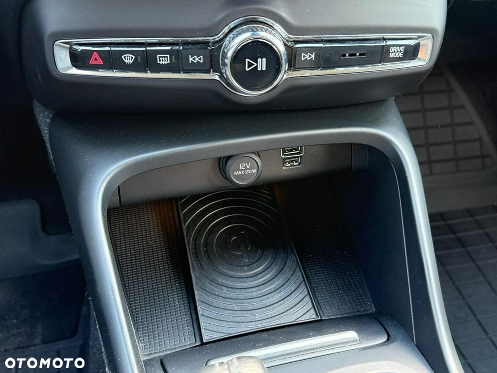 Volvo XC 40 D3 Momentum - 32