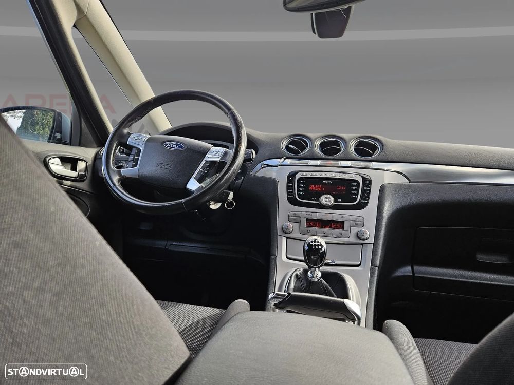 Ford S-Max 1.8 TDCi Titanium 7L - 25