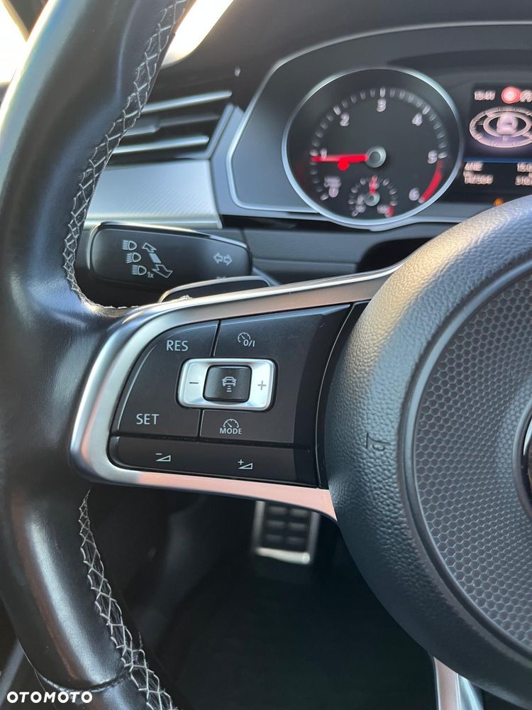Volkswagen Passat - 16