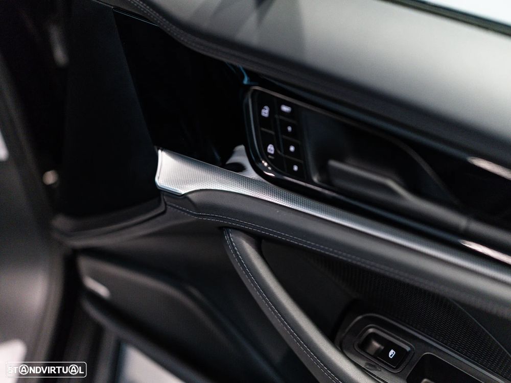 Porsche Panamera 4 E-Hybrid - 53