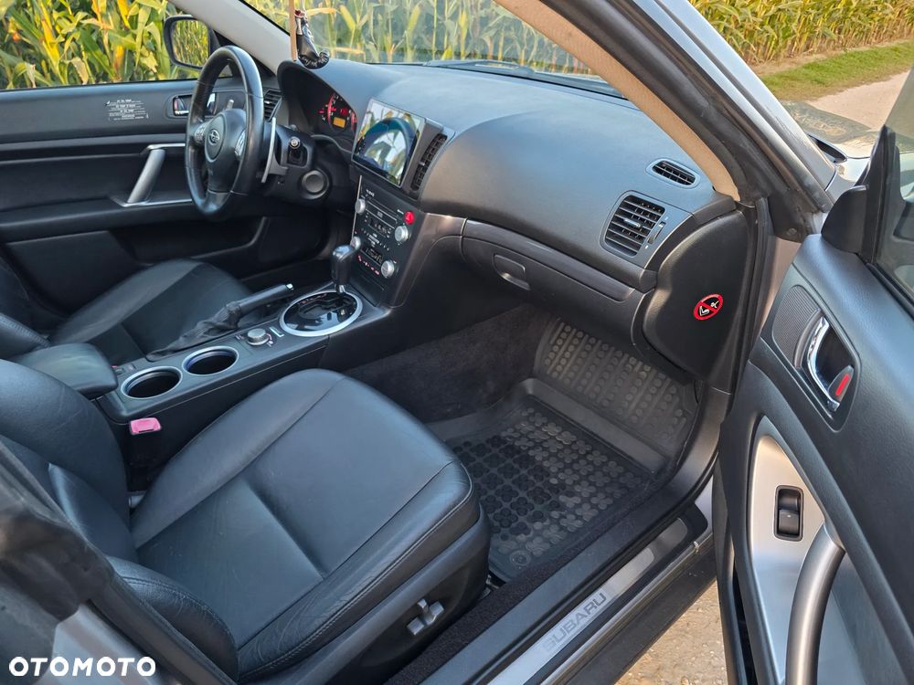 Subaru Outback - 16