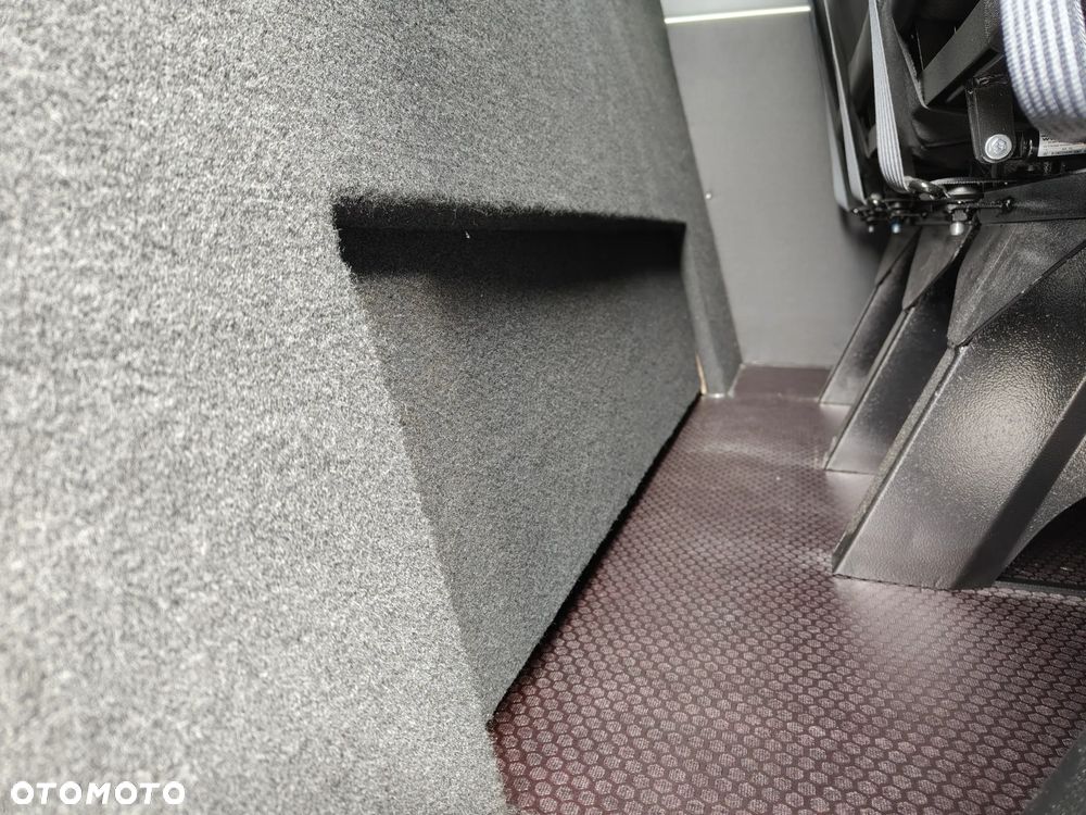 Mercedes-Benz Sprinter - 18