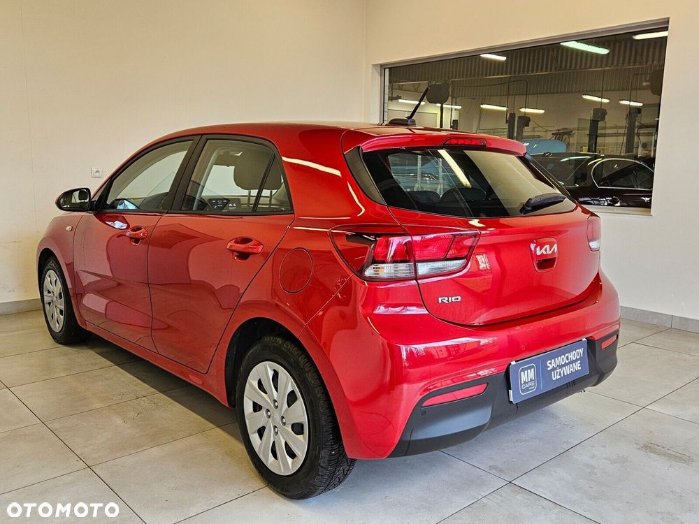Kia Rio - 4