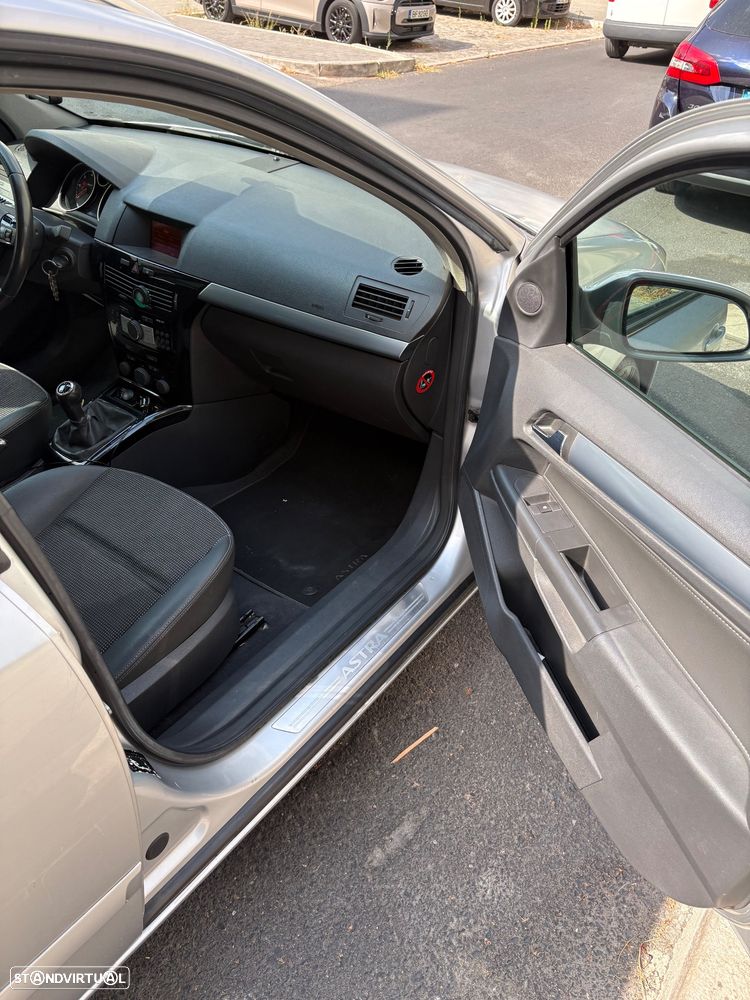 Opel Astra 1.7 CDTI Edition - 24