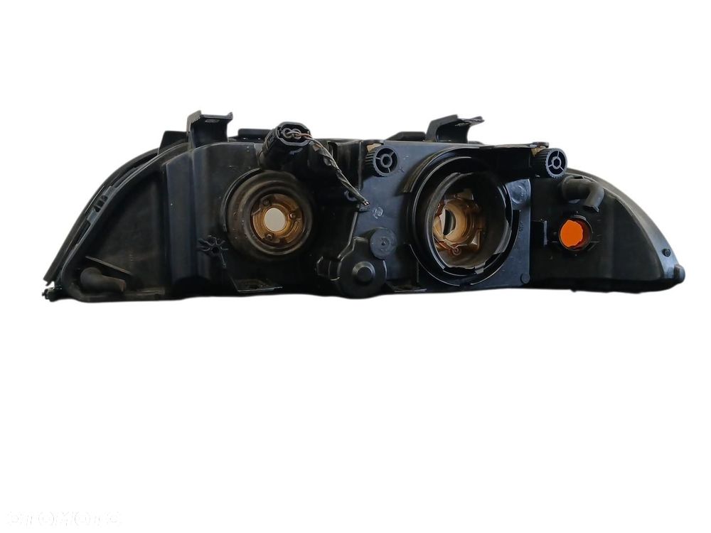 LAMPA PRAWA PRZEDNIA PRZÓD BMW E39 - 2