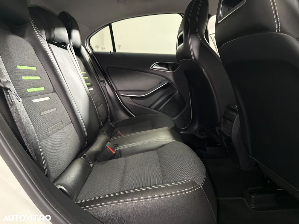 Mercedes-Benz A 200 d 4Matic Aut. - 13