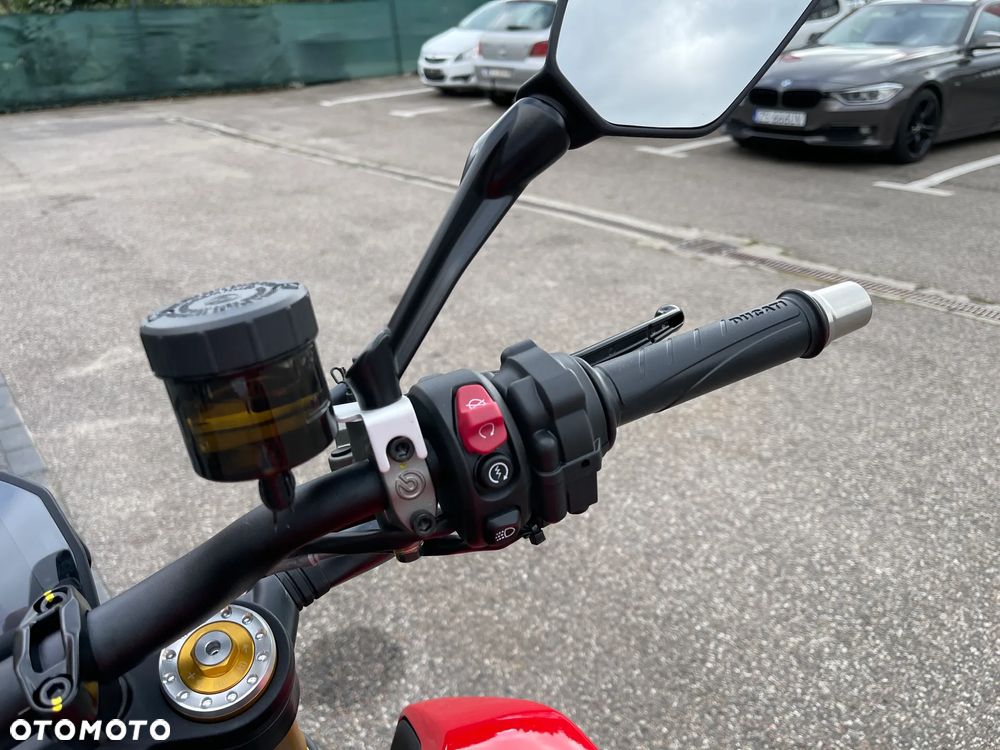 Ducati Streetfighter V2 - 13