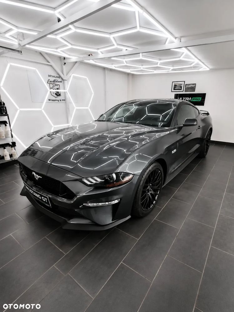 Ford Mustang - 1