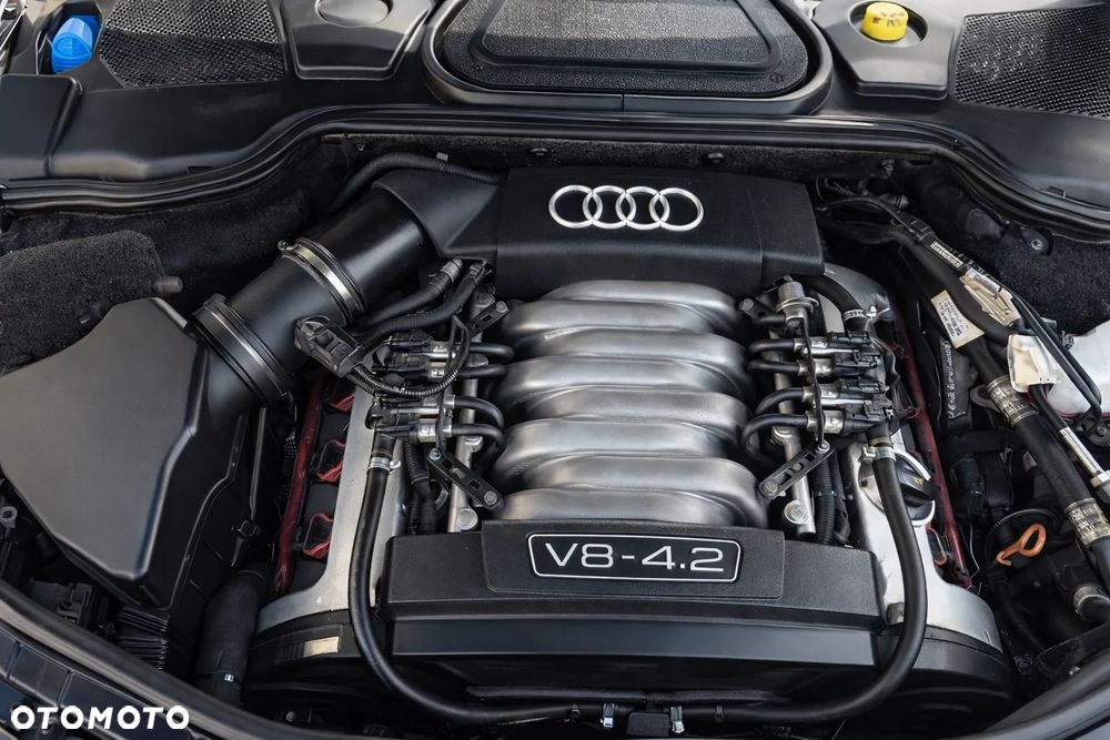 Audi A8 4.2 Quattro - 3