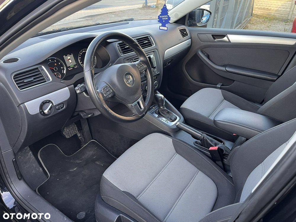 Volkswagen Jetta - 19