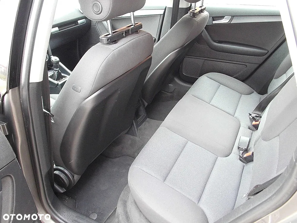 Audi A3 Sportback 1.6 TDI Ambiente - 8