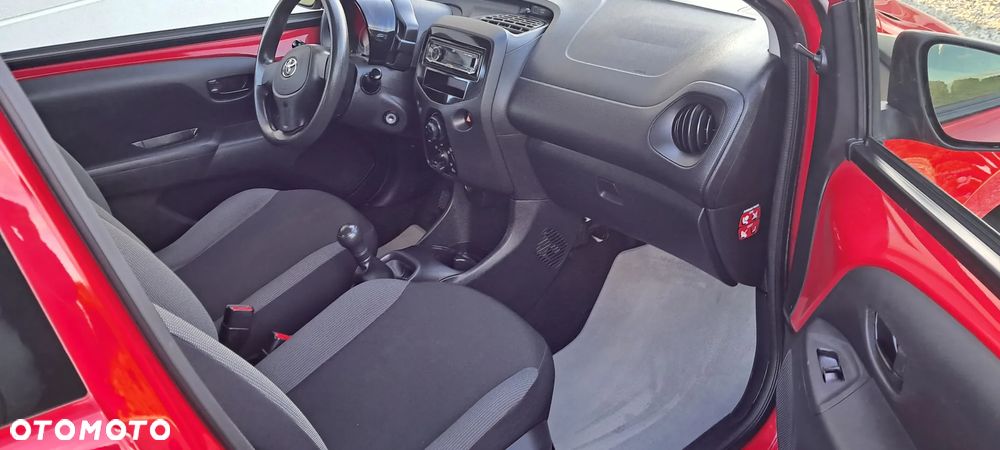 Toyota Aygo x-play Eco - 3