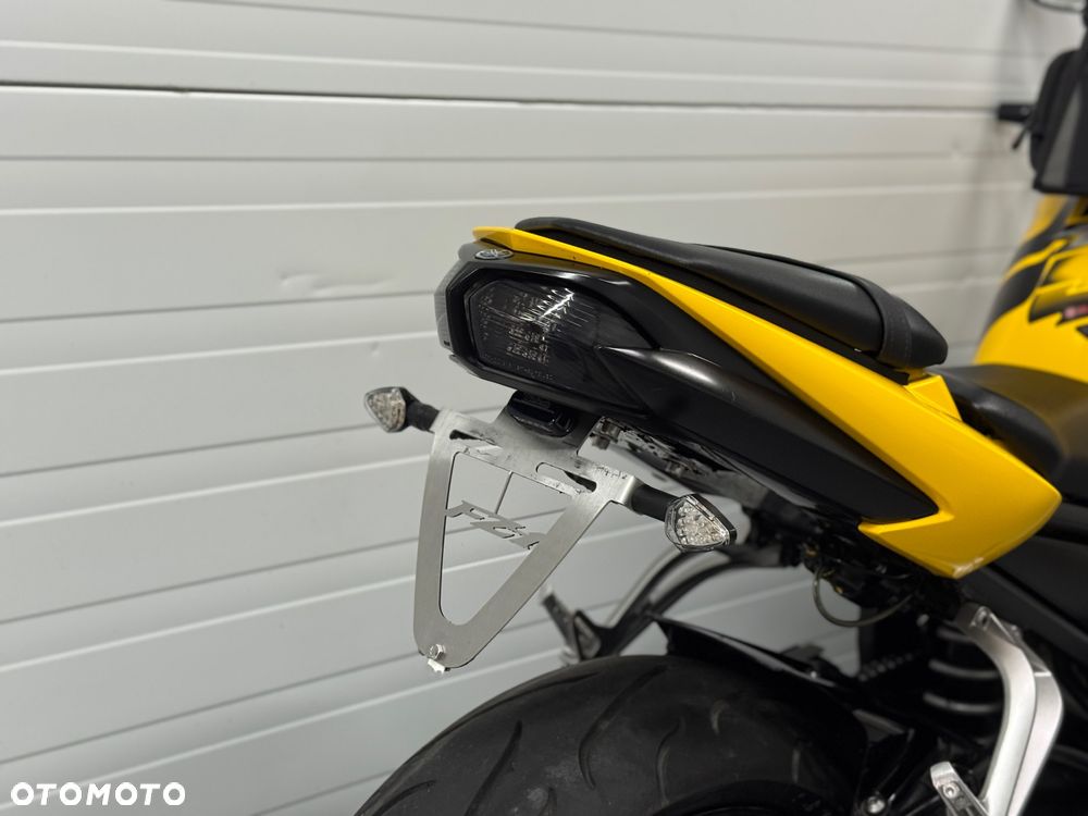 Yamaha FZ - 6