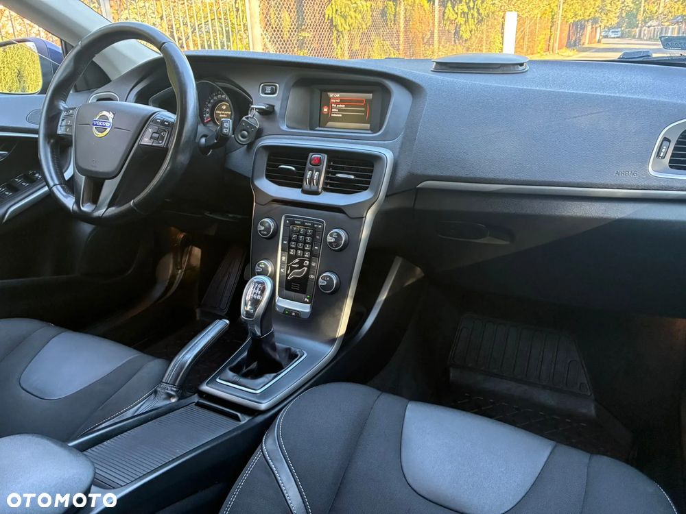 Volvo V40 D3 Kinetic - 6