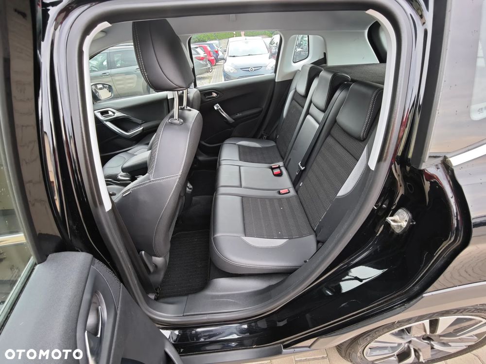 Peugeot 2008 1.6 BlueHDi Crossway S&S - 23