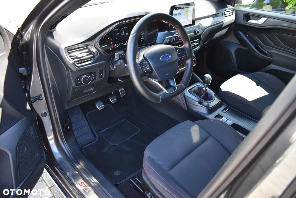 Ford Focus 1.5 EcoBlue STart-Stopp-System ST-LINE - 17