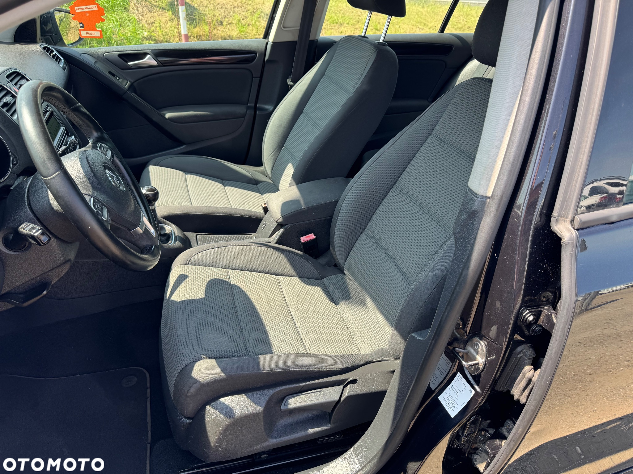 Volkswagen Golf 1.6 TDI DPF BlueMotion Technology Comfortline - 10