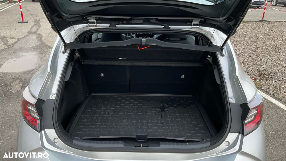 Toyota Corolla 1.8 HSD Dynamic - 35