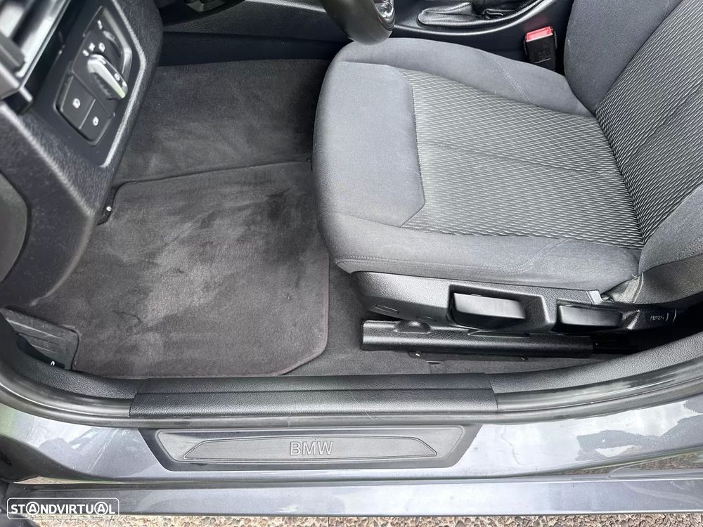 BMW 320 d Auto Line Sport - 34