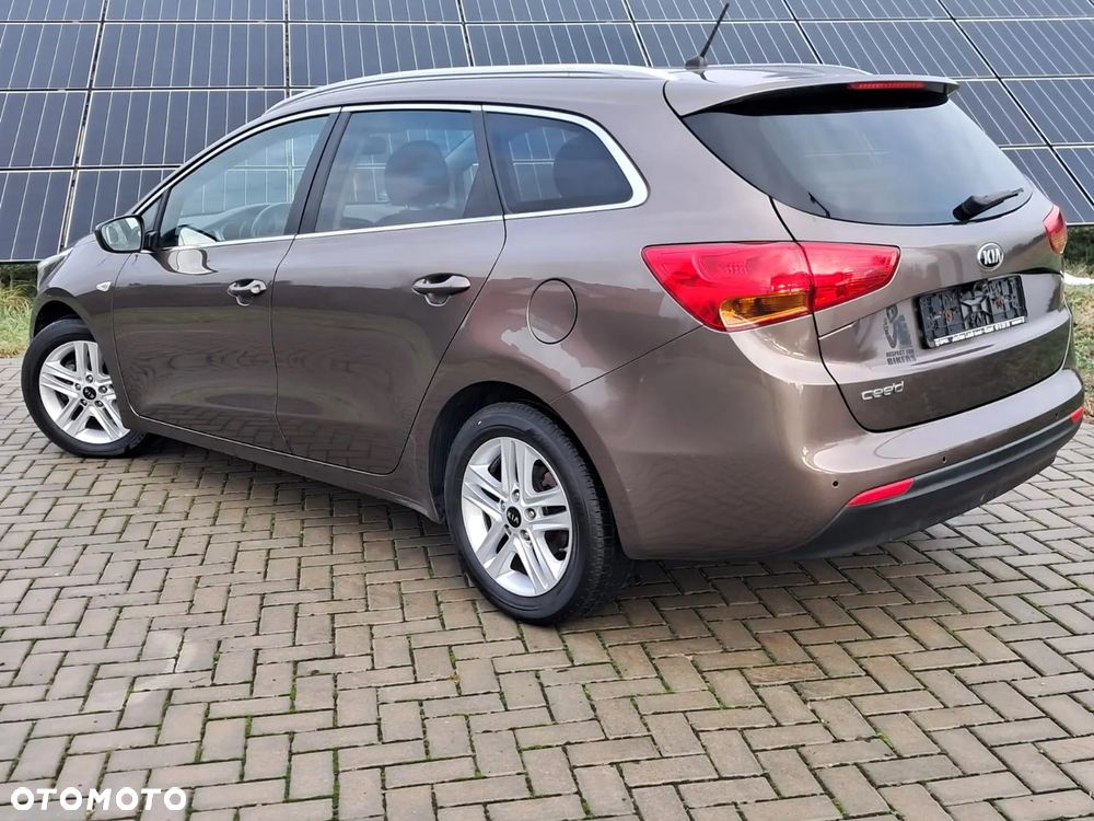 Kia Ceed 1.6 GDI Dream-Team Edition - 1