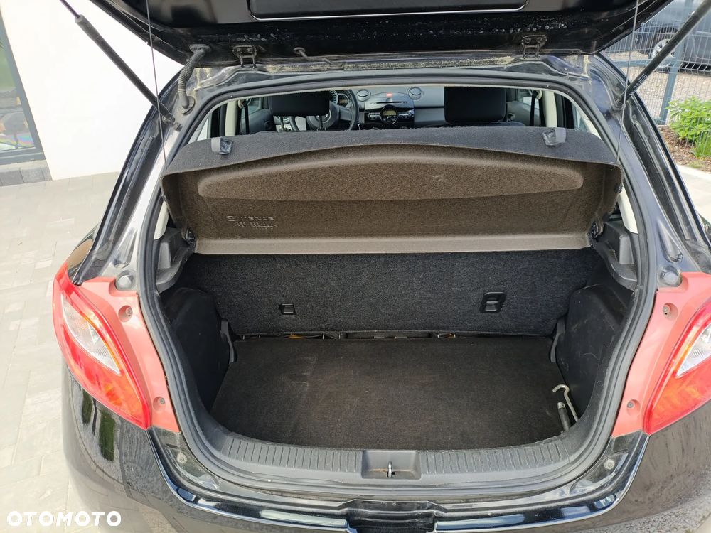 Mazda 2 - 13
