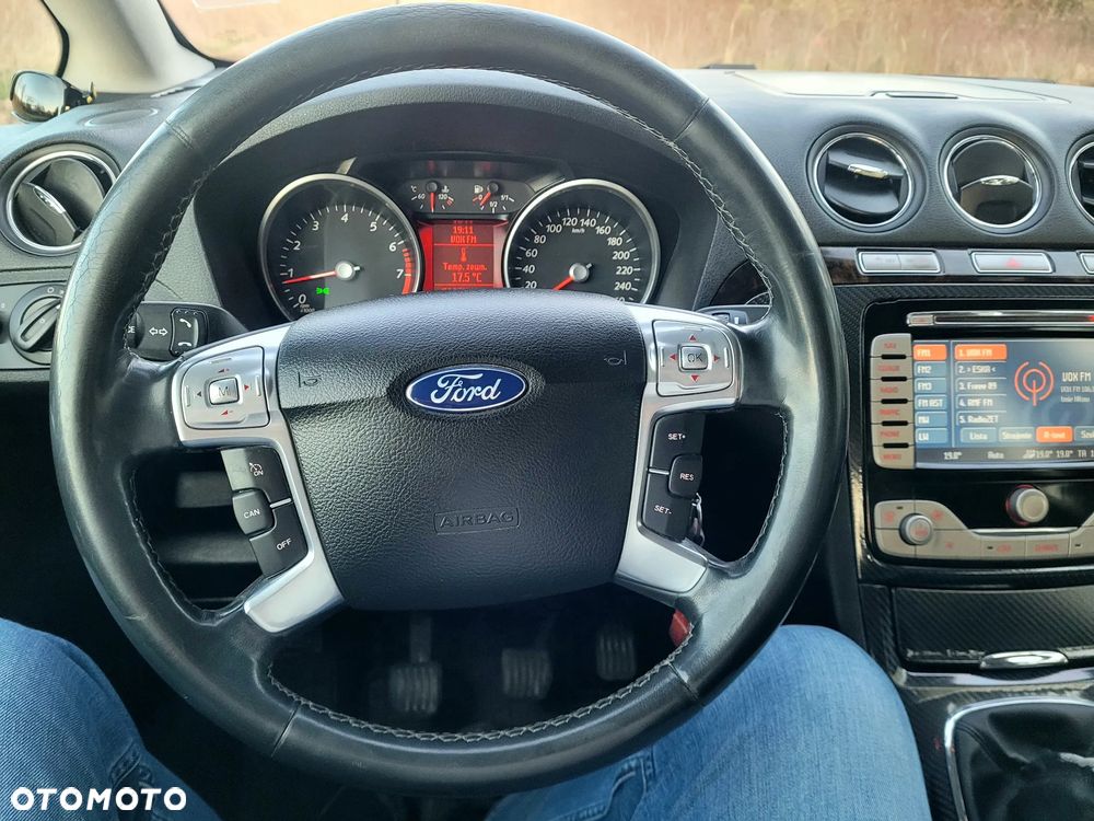 Ford Galaxy 2.0 Ghia - 13