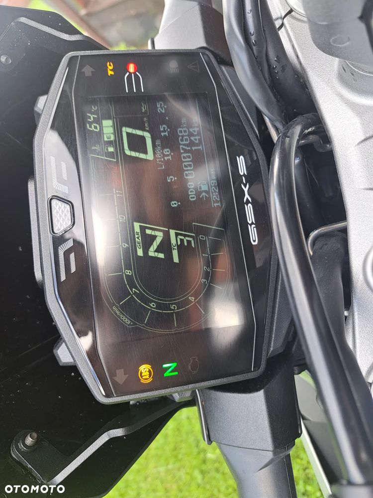 Suzuki GSX - 14