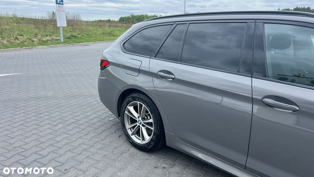 BMW Seria 5 520d M Sport - 14