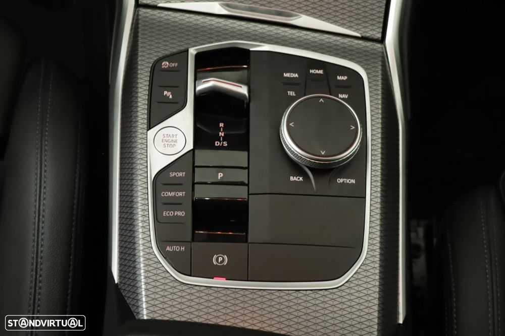 BMW 320 d Auto - 14