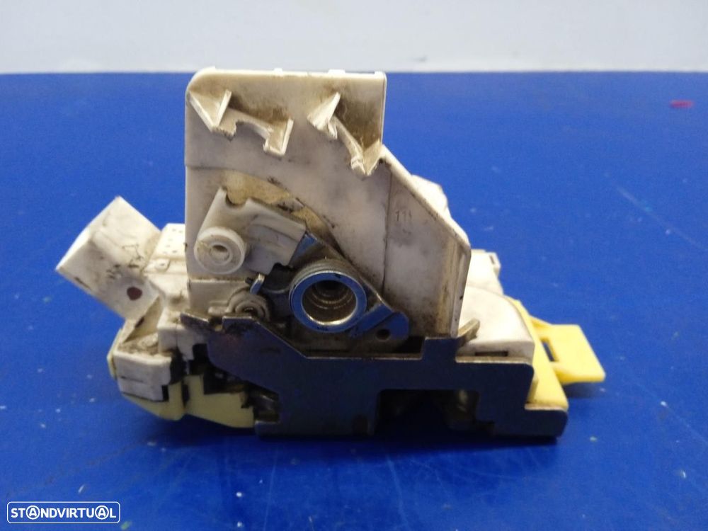 FECHADURA PORTA FRONTAL DIREITA FORD FOCUS 2000 -X841A21812CF - 2