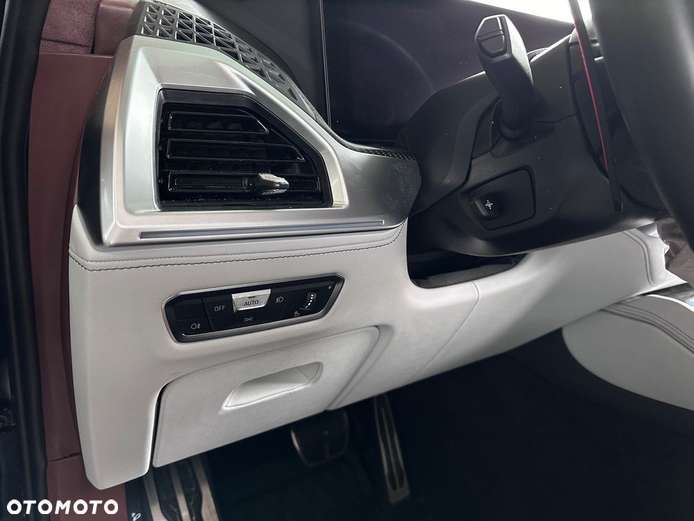 BMW XM PHEV sport - 10
