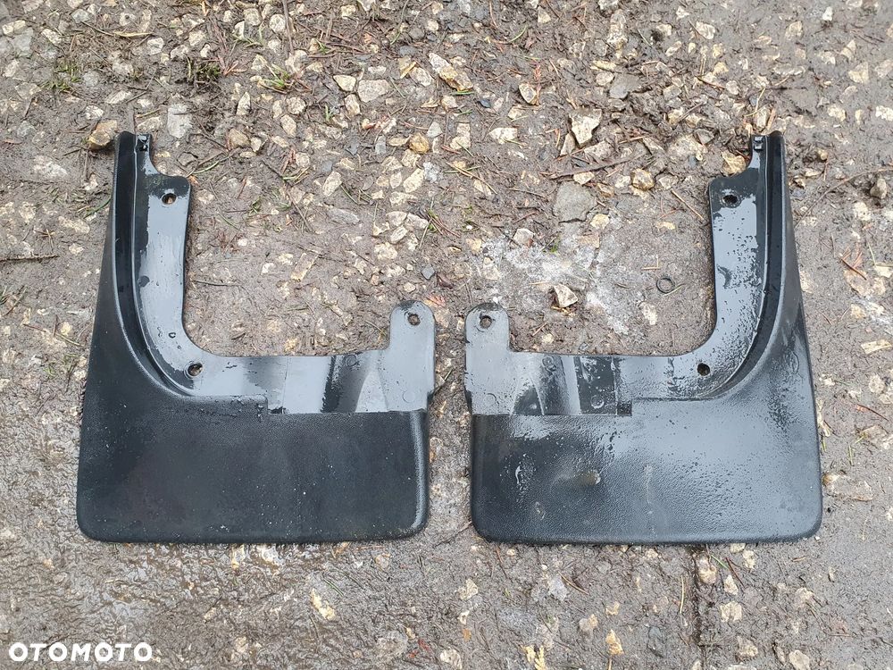 SKODA FABIA II ROOMSTER  06-15 CHLAPACZ PRZEDNI LEWY PRAWY KOMPLET OSŁONA PRZECIWBŁOTNA 5J0821173 5J0821174 - 1