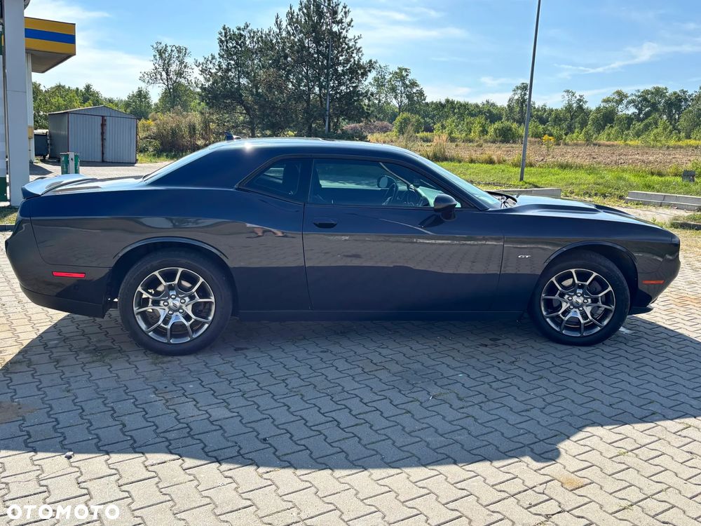 Dodge Challenger - 4