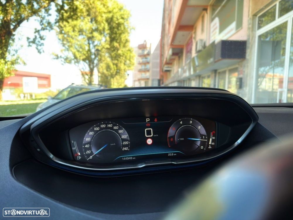 Peugeot 5008 1.5 BlueHDi Allure Pack EAT8 - 20