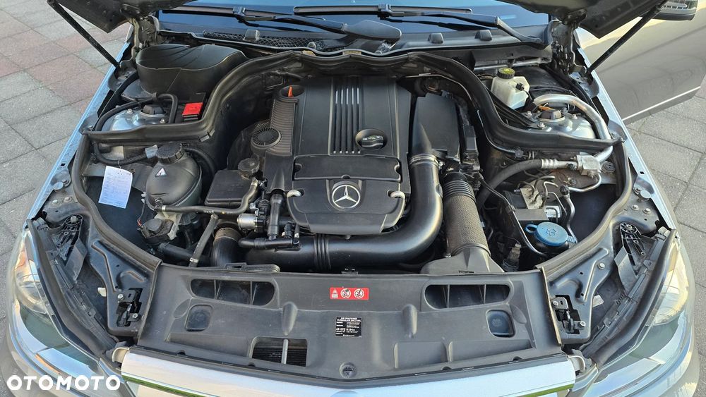 Mercedes-Benz Klasa C 180 BlueEFFICIENCY Avantgarde - 28