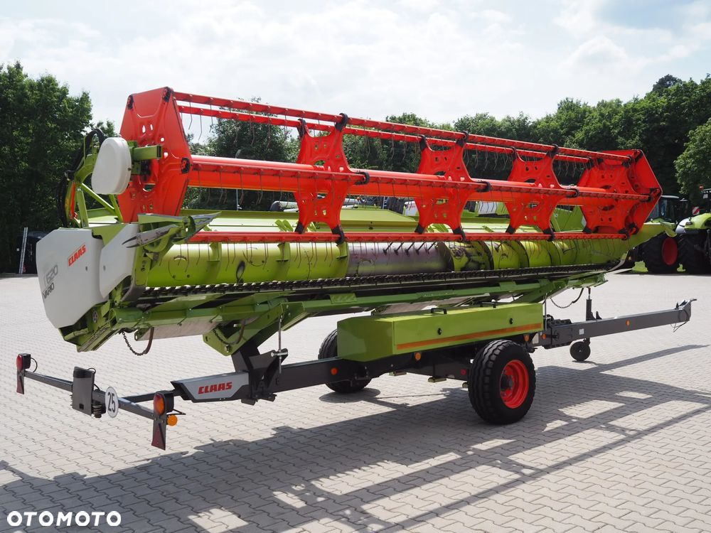 Claas Tucano 560 + V620 - 13