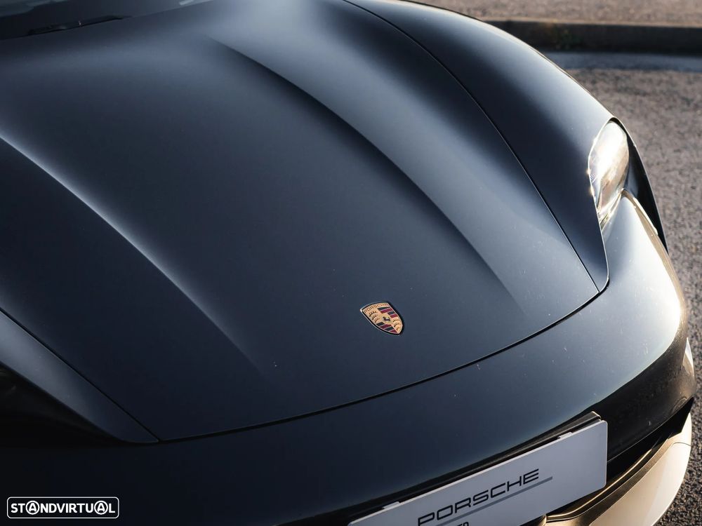 Porsche Taycan Cross Turismo 4S - 33