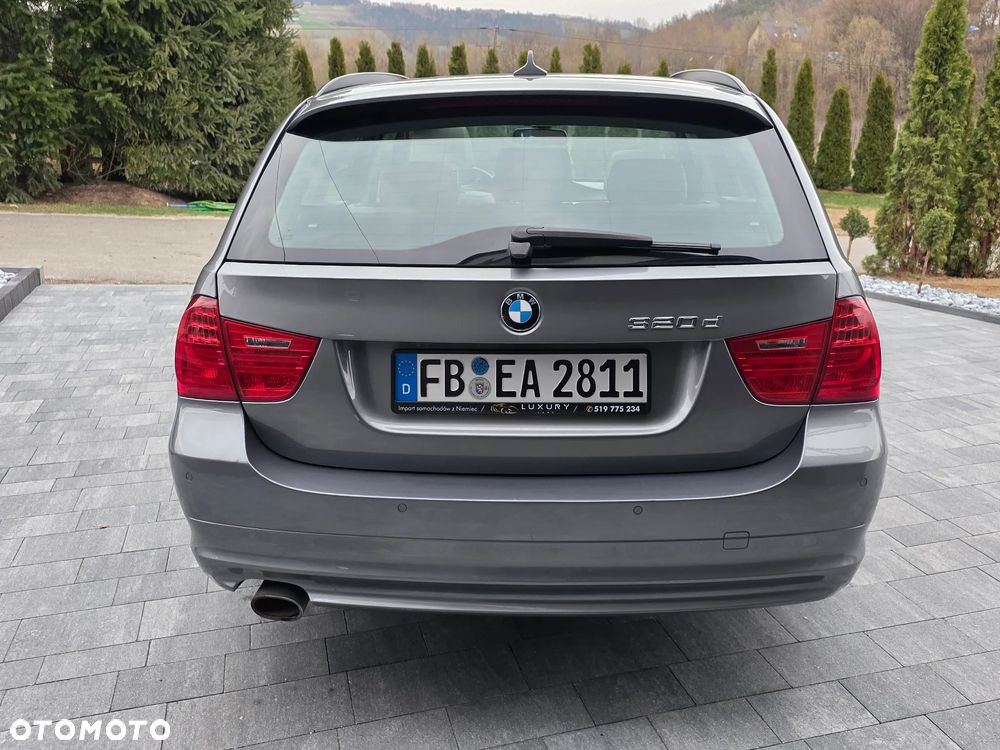 BMW Seria 3 320d xDrive - 6