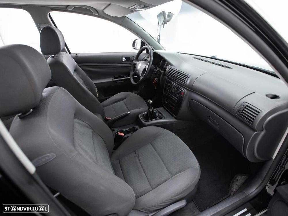 VW Passat Variant - 9