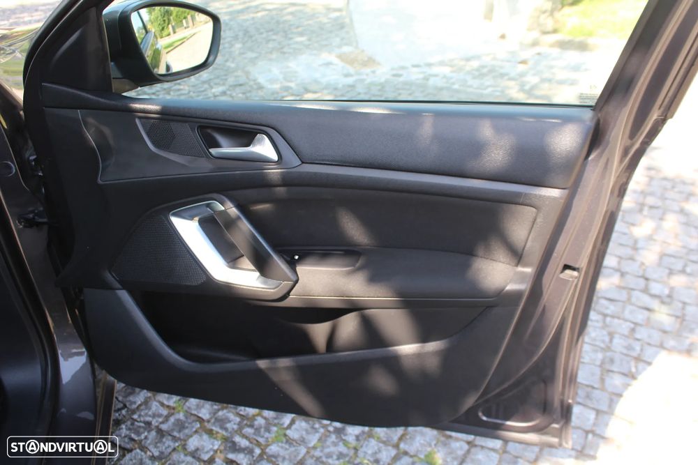 Peugeot 308 1.6 HDi Executive CVM6 - 15