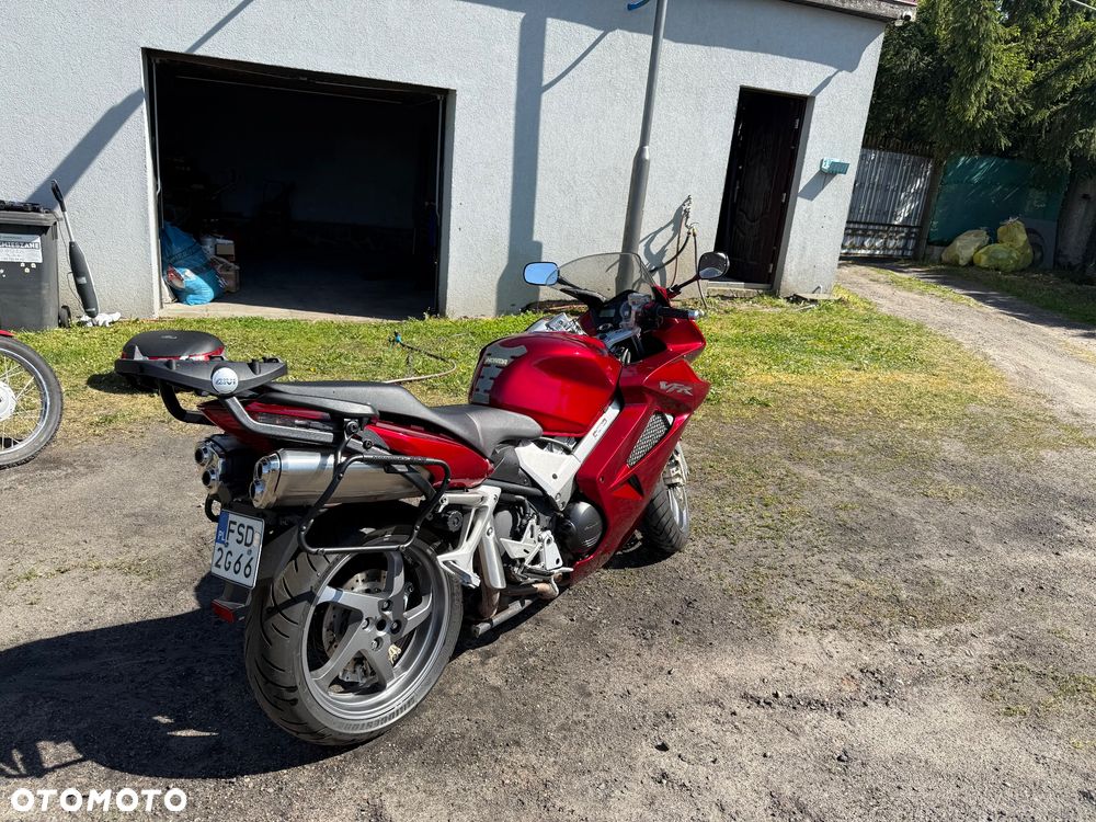 Honda VFR - 10