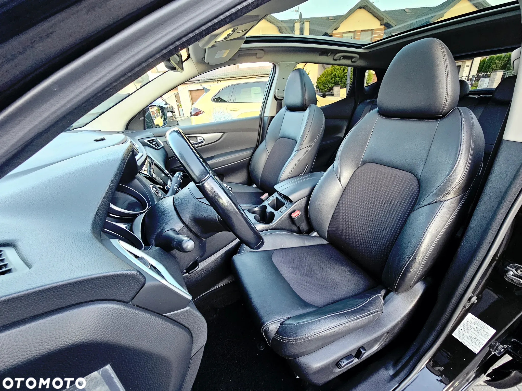 Nissan Qashqai 1.7 dCi TEKNA+ - 24