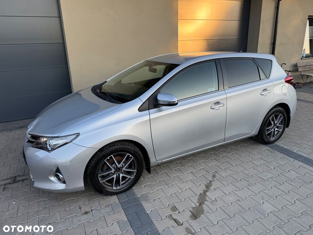 Toyota Auris 1.6 Premium Comfort - 32