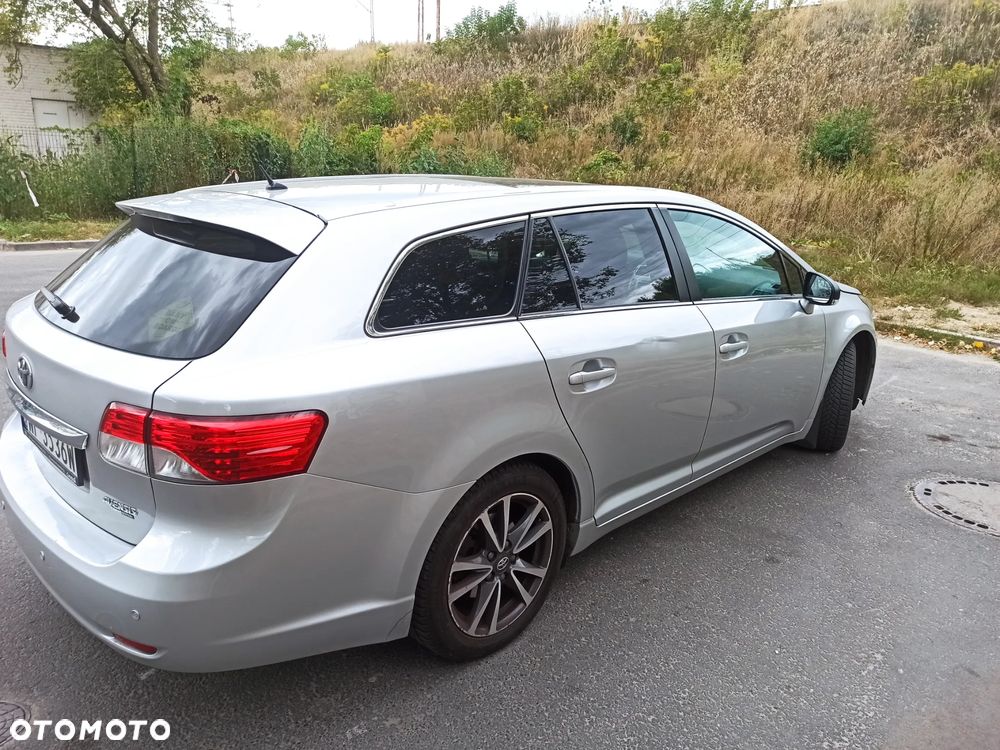 Toyota Avensis - 2