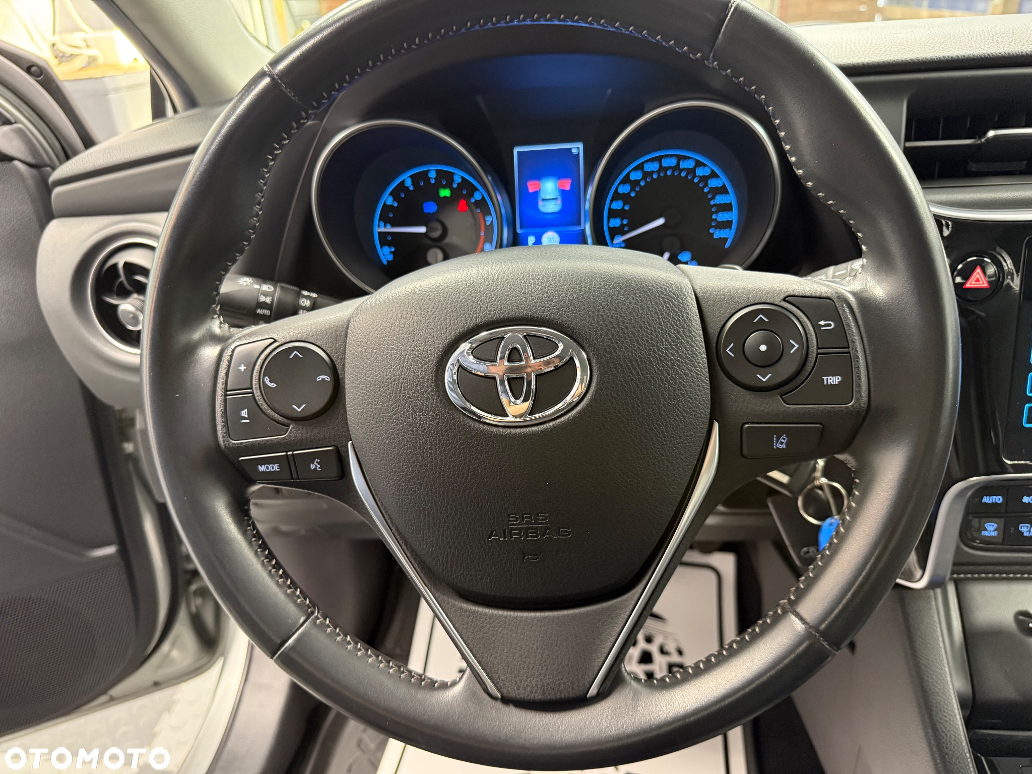 Toyota Auris - 16