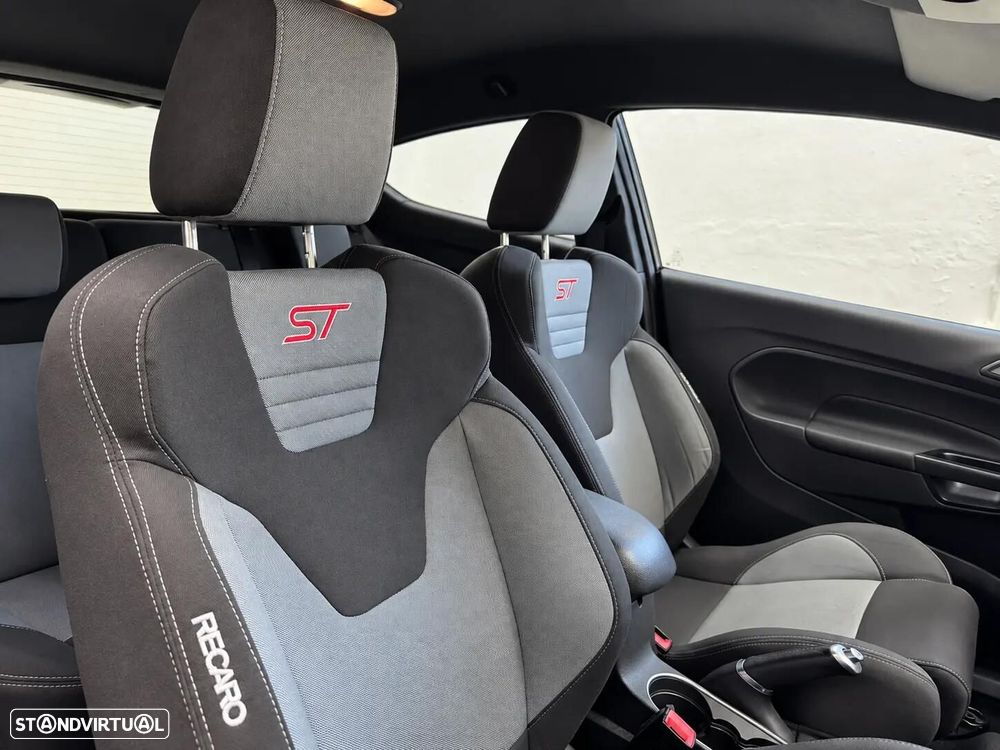 Ford Fiesta 1.6 EcoBoost ST - 10