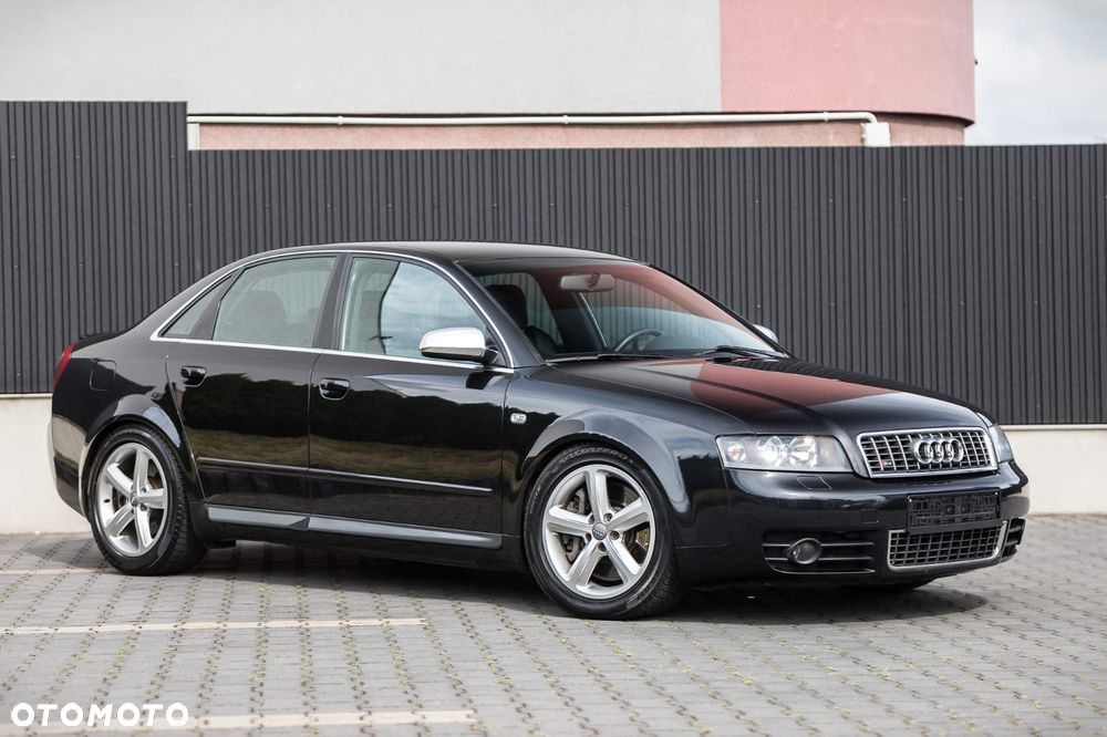 Audi RS4 Limousine - 8