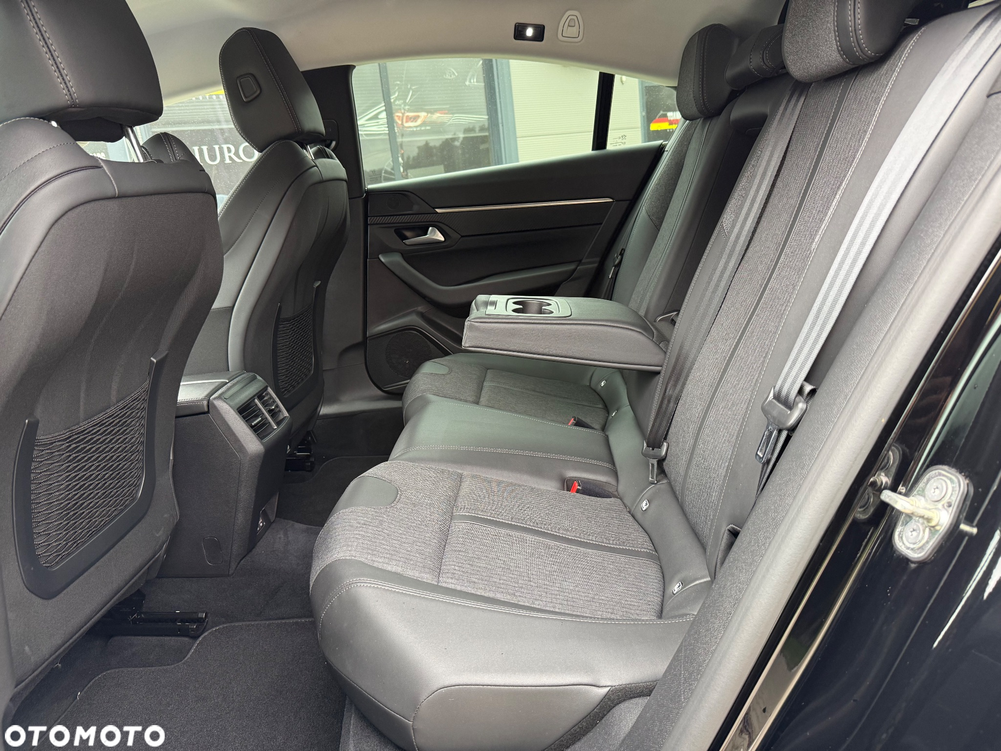 Peugeot 508 BlueHDi 130 EAT8 GT - 32