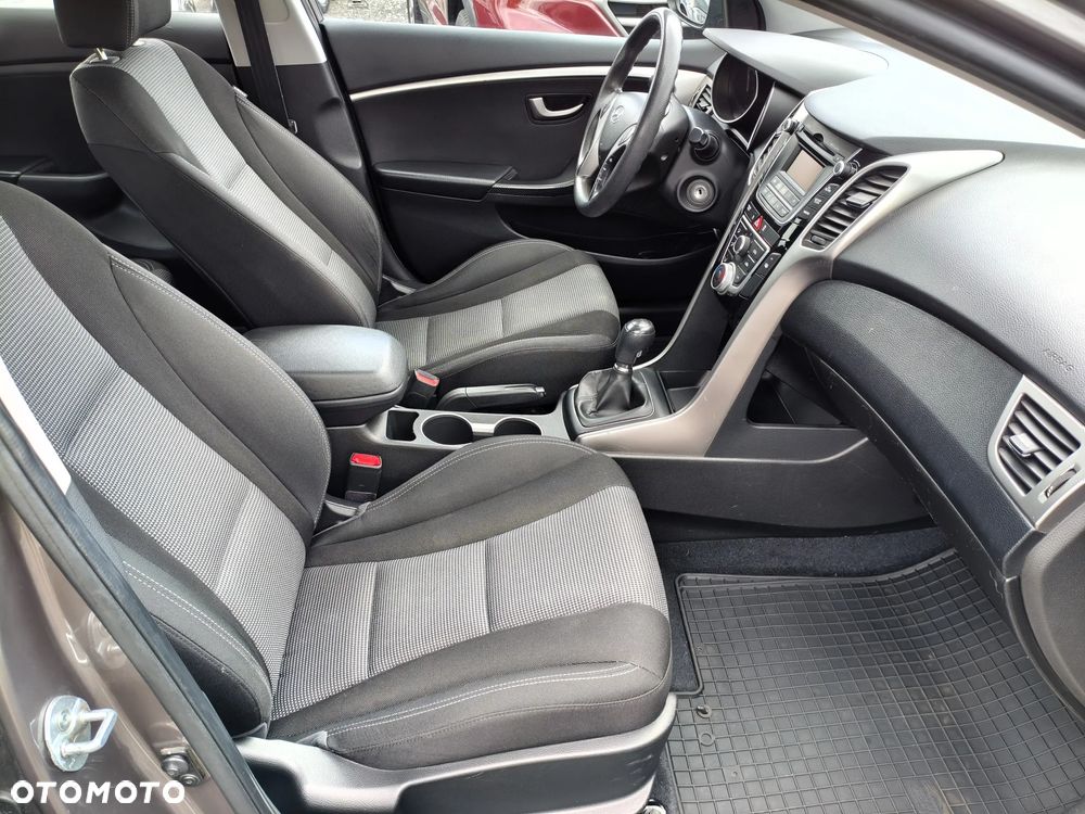 Hyundai i30 i30cw 1.4 Classic - 21